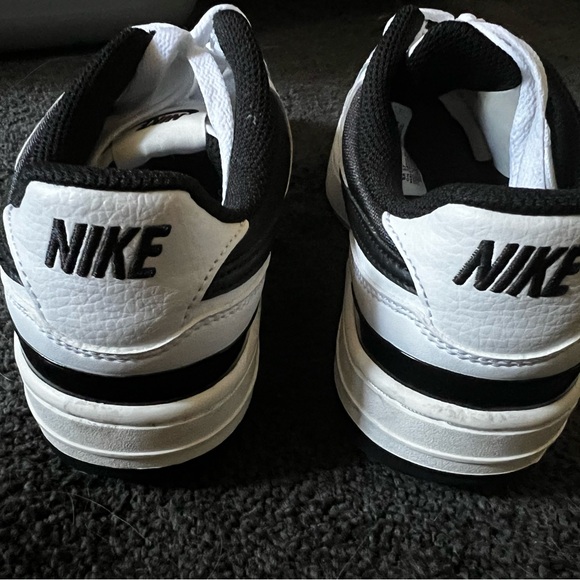 Nike Gamma Force Women’s 7.5 Sneakers - Picture 6 of 8